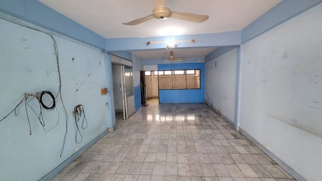 ขายบ้านทาวน์เฮ้าส์ 2 ชั้น ใจกลางกรุงทำเลทอง ใกล้สิ่งอำนวยความสะดวก เดินทางสะดวก กรุงเทพ 